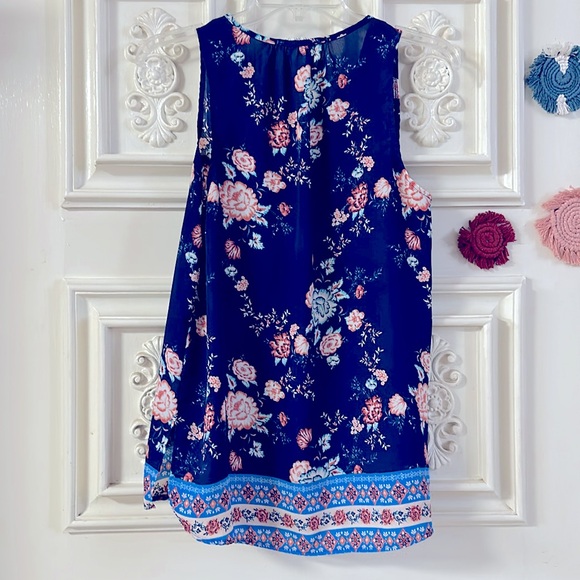 Ladies, Navy & Pink Floral Sleeveless Vented Tunic Blouse || US Medium - Picture 2 of 14